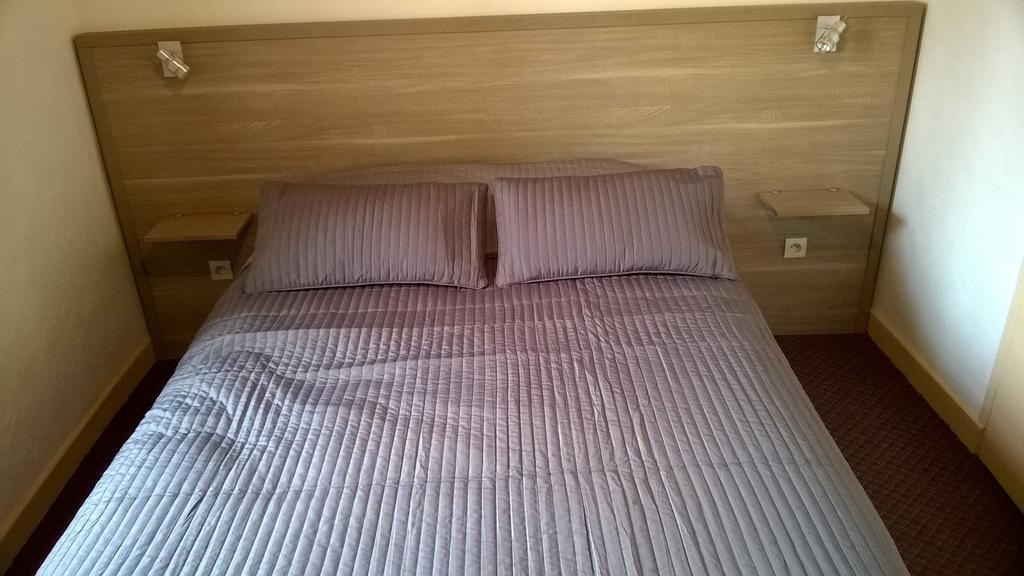 Hotel Des Voyageurs Vorey Room photo